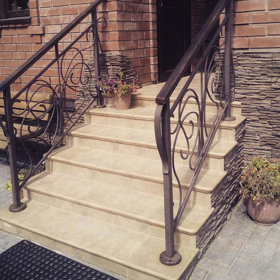 Шикарная лестница из клинкерных ступеней Stroeher